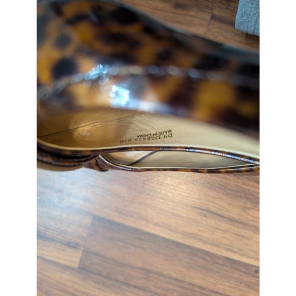 Cole Haan Patent Leather Kitten Heel Pumps- Size 8.5 B Leopard Print Gold Buckle - Picture 7 of 8